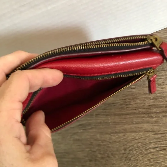 FOSSIL Red Leather Wallet - Picture 6 of 15